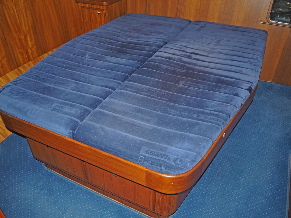 Aft cabin, Accommodation